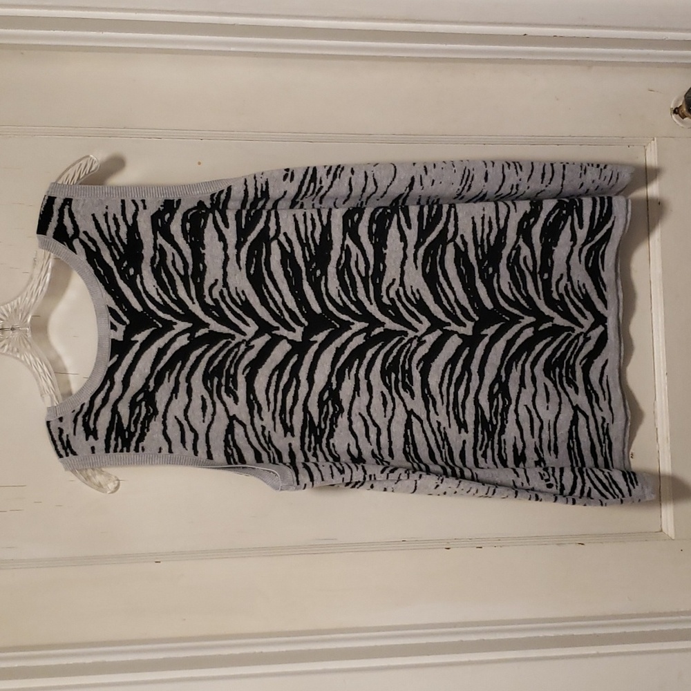 Chicos Zenergy Zebra Animal Print Black and Gray Sleeveless Knit 2x - Picture 5 of 5
